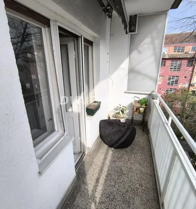 Prodaja, trosoban stan, 68m², Novi Sad, Srbija