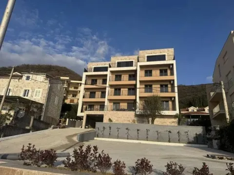 Prodaja, jednosoban stan, 44m², Centar, Tivat - image 8