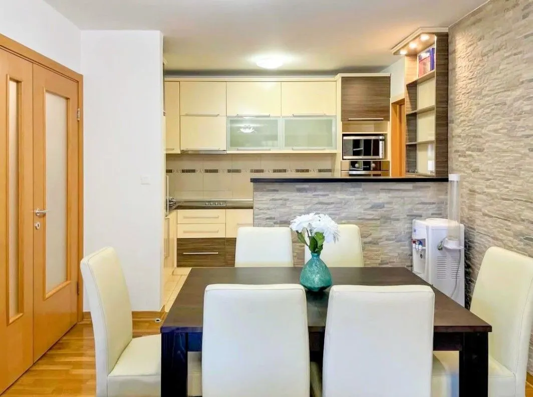 Prodaja, trosoban stan, 105m², Stari Aerodrom, Podgorica