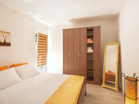 Izdavanje, jednosoban stan, 50m², Radanovići, Kotor - image 3