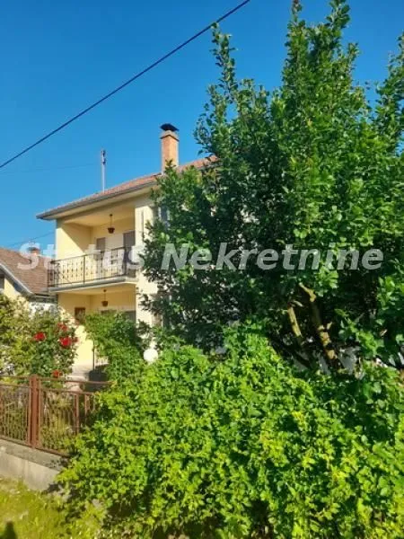 Prodaja, kuća, 194m², Šid, Srbija