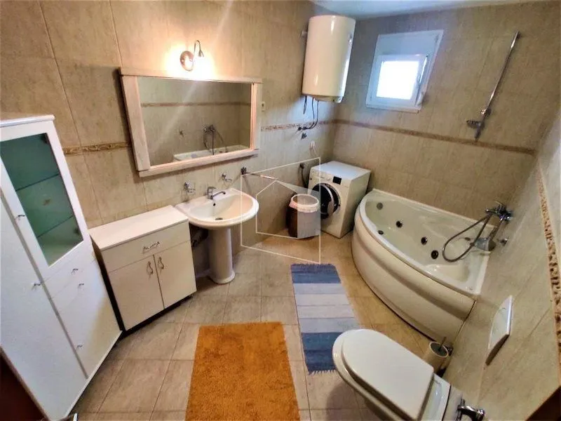 Rent, house, 180m², Mareza, Podgorica