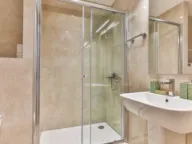 Izdavanje, dvosoban stan, 74m², Budva, Crna Gora - image 2