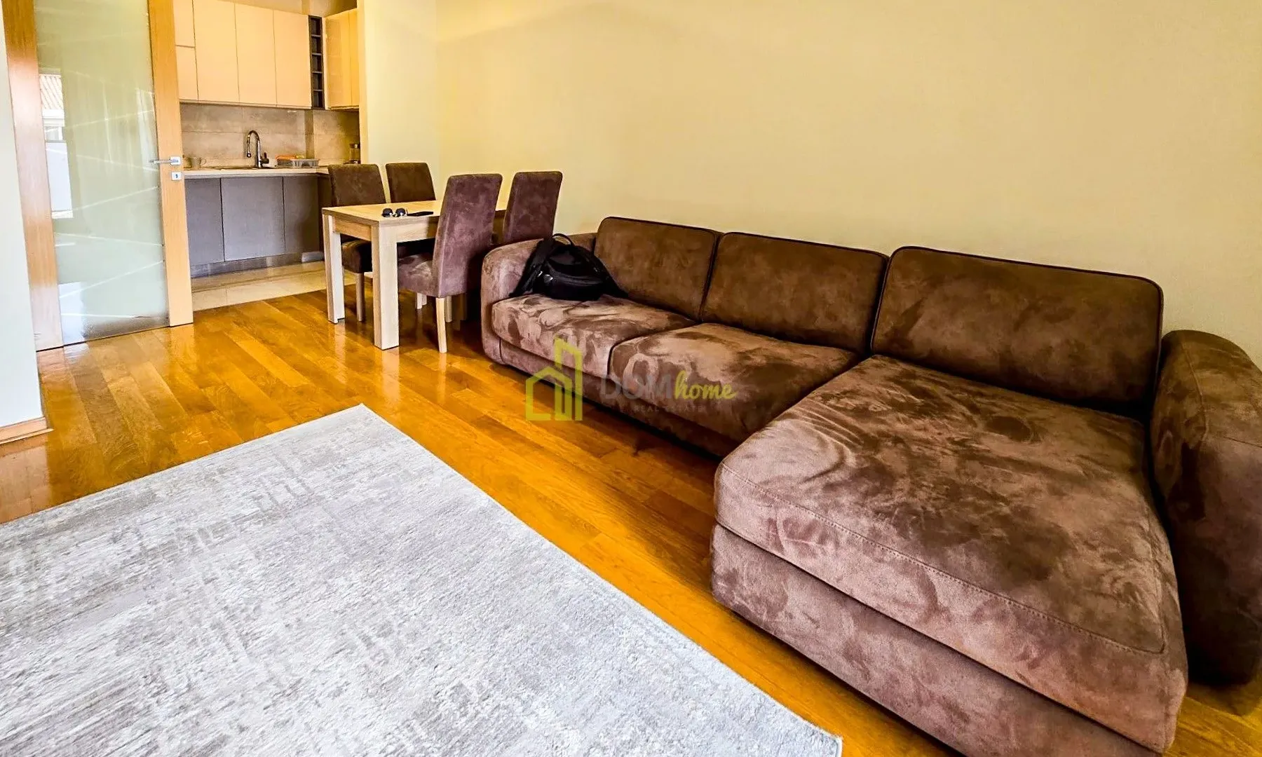 Izdavanje, trosoban stan, 95m², Momišići, Podgorica