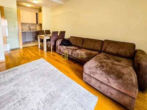 Izdavanje, trosoban stan, 95m², Momišići, Podgorica - image 25