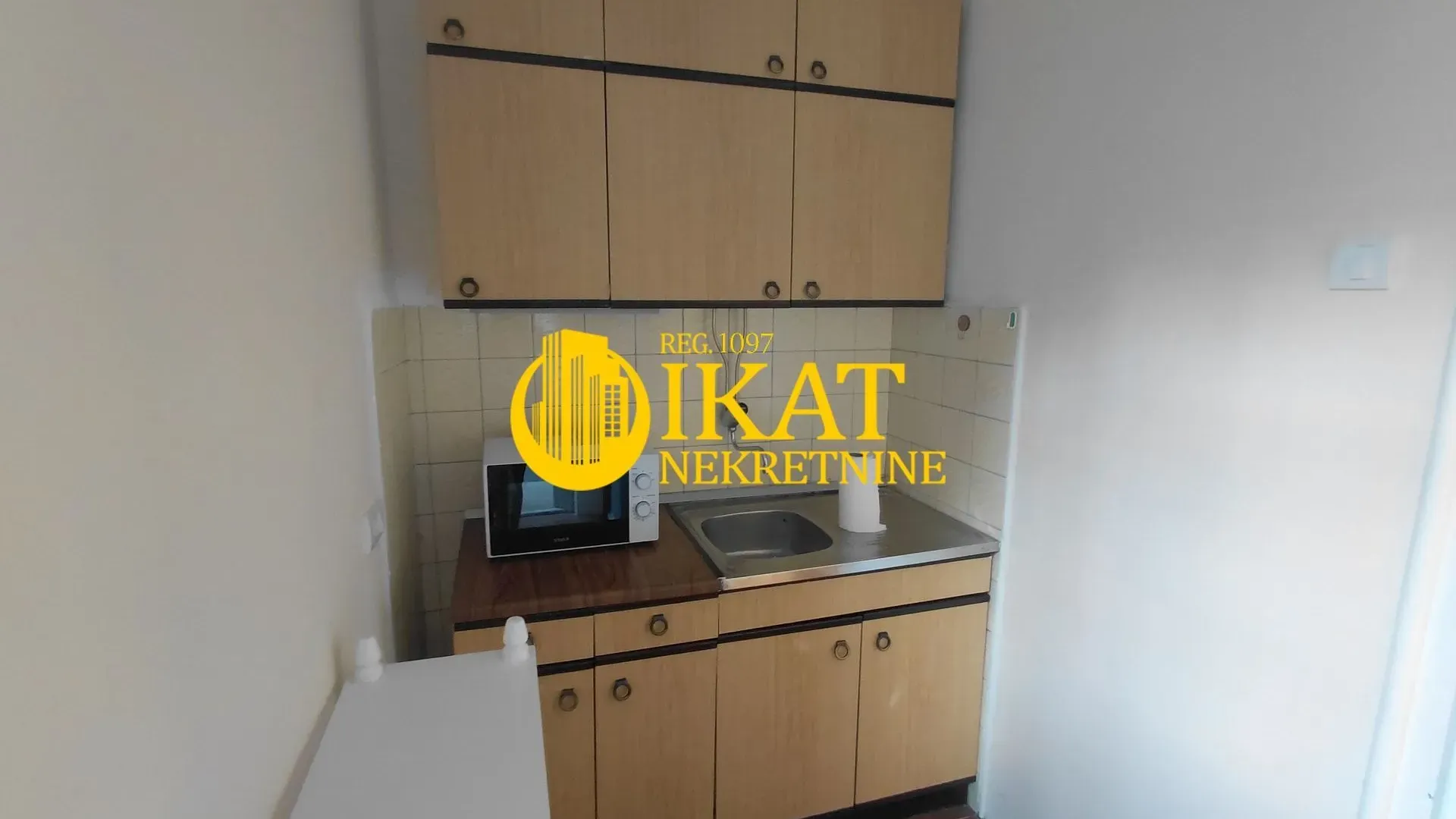 Izdavanje, četvorosoban stan, 110m², Vračar Centar, Vračar Sve Podlokacije