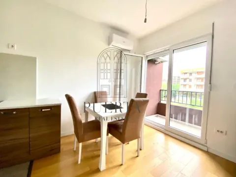 Izdavanje, garsonjera, 33m², Centar, Podgorica - image 9