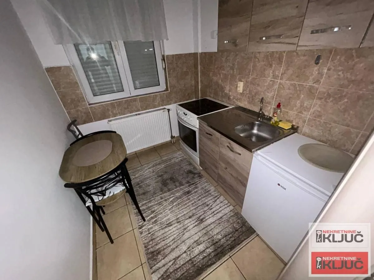 Prodaja, jednosoban stan, 25m², Adamovićevo Naselje, Novi Sad Sve Podlokacije