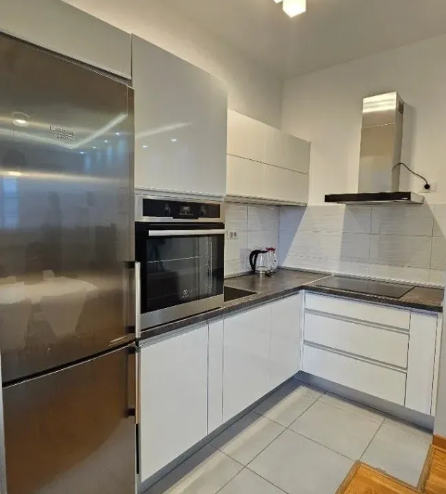 Izdavanje, jednosoban stan, 53m², City Kvart, Podgorica