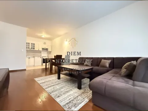 Izdavanje, dvosoban stan, 72m², Master Kvart, Podgorica - image 12