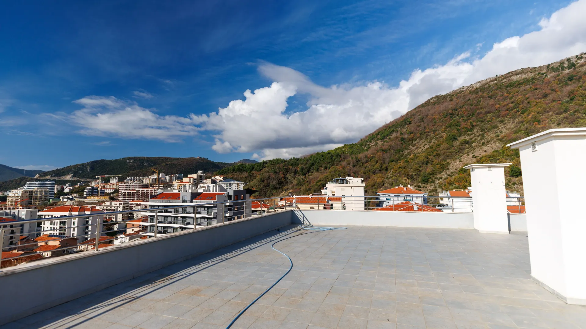 Prodaja, trosoban stan, 383m², Bečići, Budva