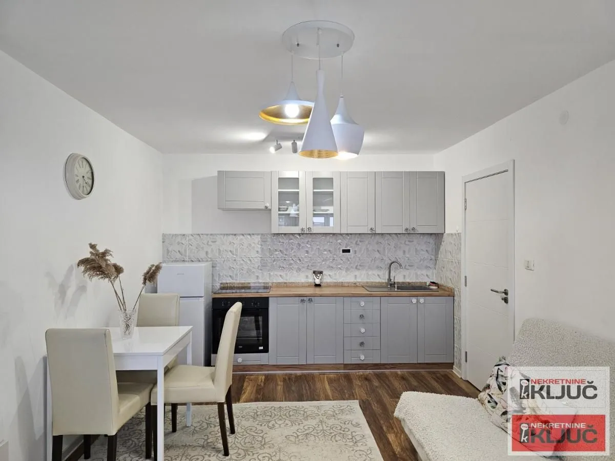 Prodaja, garsonjera, 29m², Bulevar Oslobodjenja, Novi Sad Sve Podlokacije