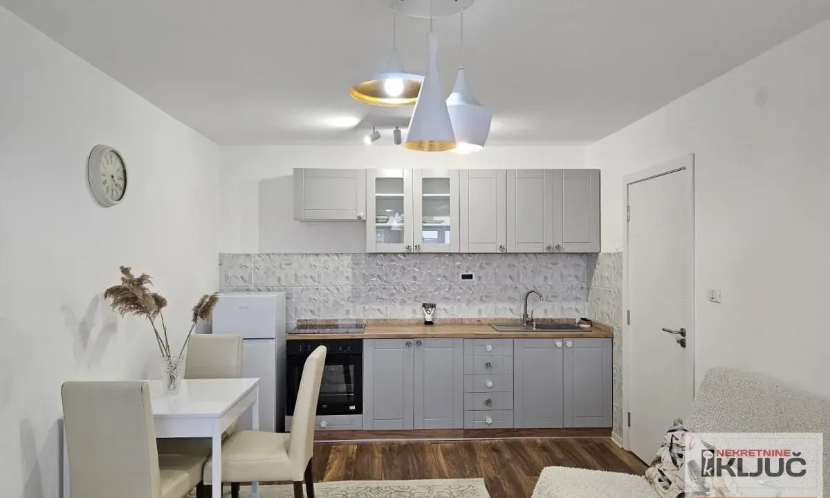 Prodaja, garsonjera, 29m², Bulevar Oslobodjenja, Novi Sad Sve Podlokacije