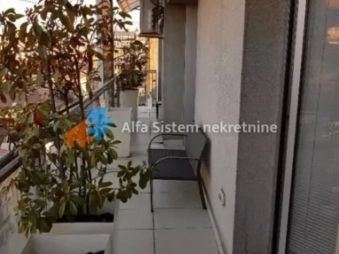 Izdavanje, trosoban stan, 130m², Stari Grad, Beograd - image 10