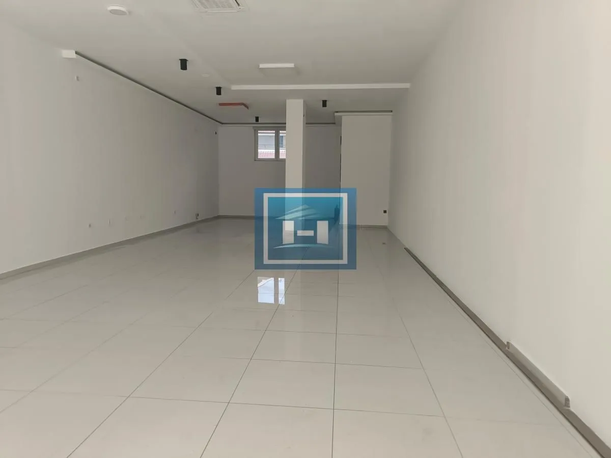 Izdavanje, poslovni prostor, 90m², Centar, Ćuprija