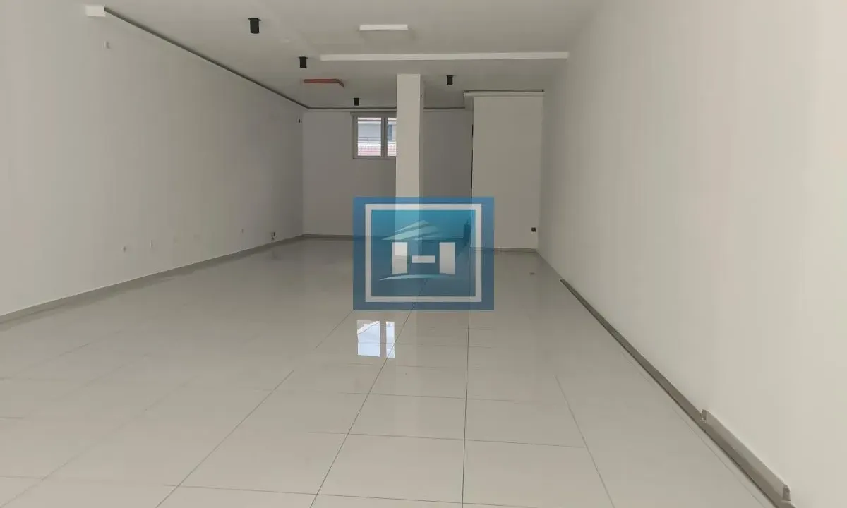 Izdavanje, poslovni prostor, 90m², Centar, Ćuprija