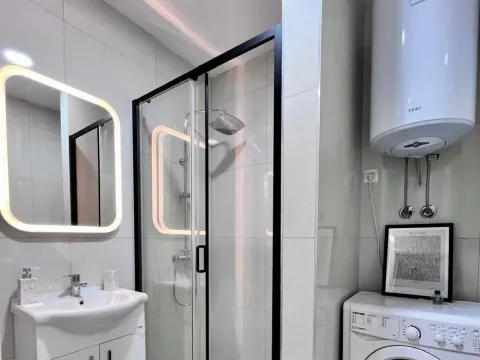 Prodaja, jednosoban stan, 45m², Tivat, Crna Gora - image 2