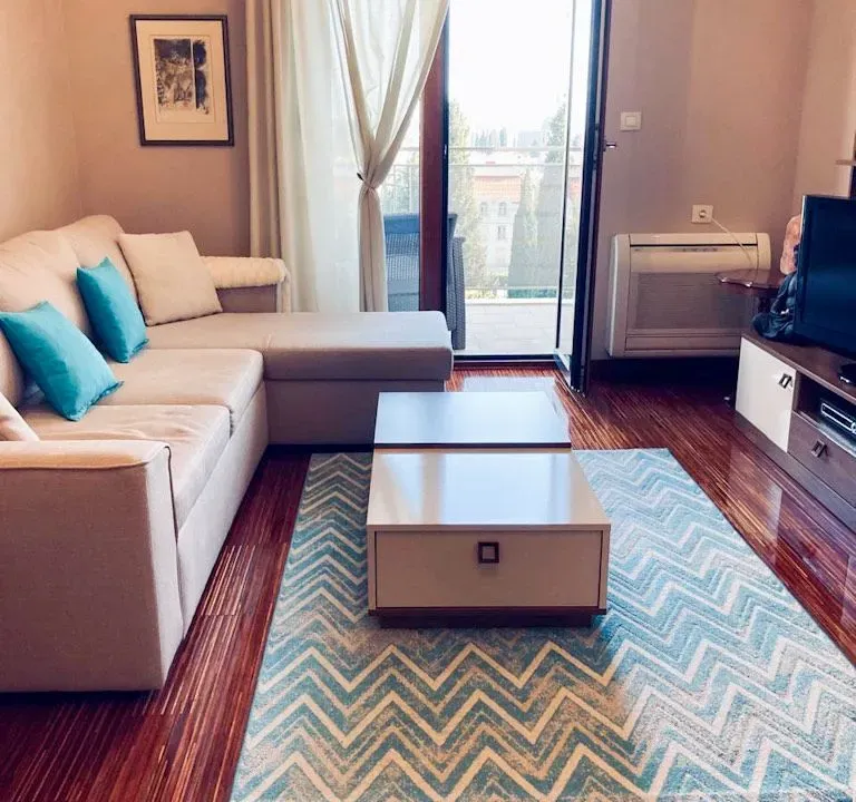 Izdavanje, dvosoban stan, 75m², Gorica C, Podgorica