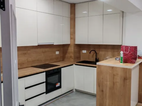 Izdavanje, dvosoban stan, 80m², Momišići, Podgorica - image 2