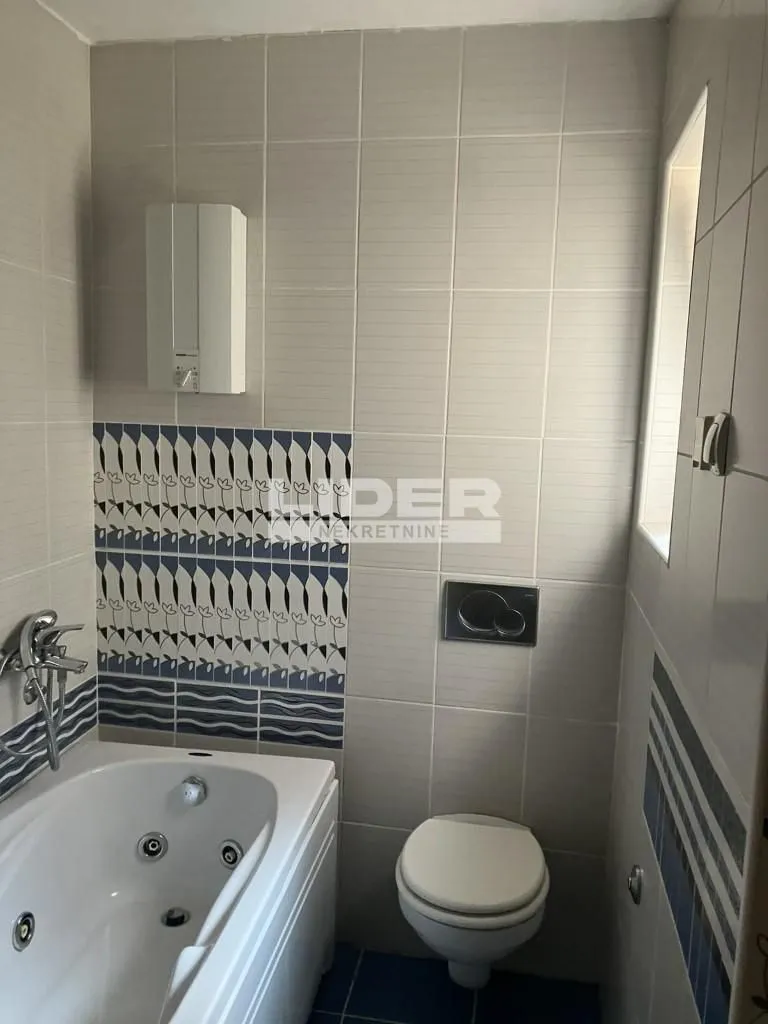 Izdavanje, trosoban stan, 58m², Stari Grad, Beograd