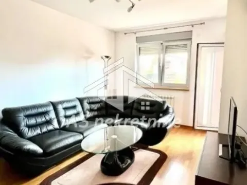 Izdavanje, trosoban stan, 70m², Banovo Brdo, Beograd - image 2