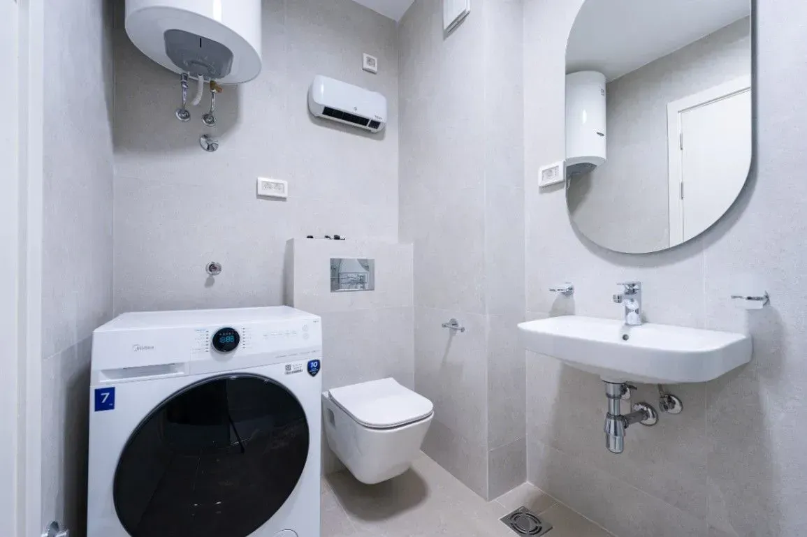 Izdavanje, jednosoban stan, 42m², Pobrežje, Podgorica