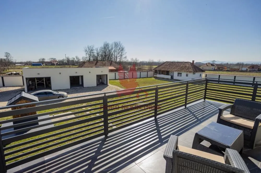 Sale, house, 302m², Mladenovac, Beograd
