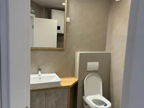 Rent, one bedroom apartment, 60m², Budva, Crna Gora - image 12