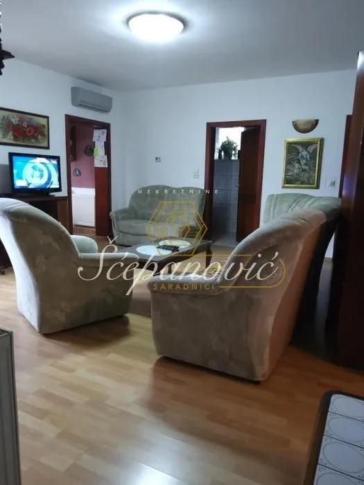 Prodaja, kuća, 360m², Veternik, Novi Sad Sve Podlokacije