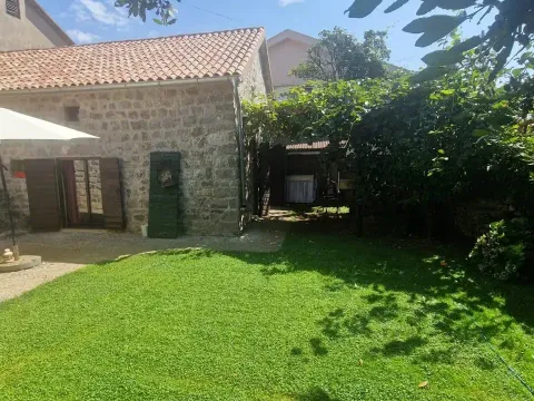 Izdavanje, kuća, 120m², Tivat, Crna Gora - image 2