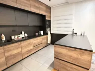 Izdavanje, dvosoban stan, 120m², City Kvart, Podgorica - image 4