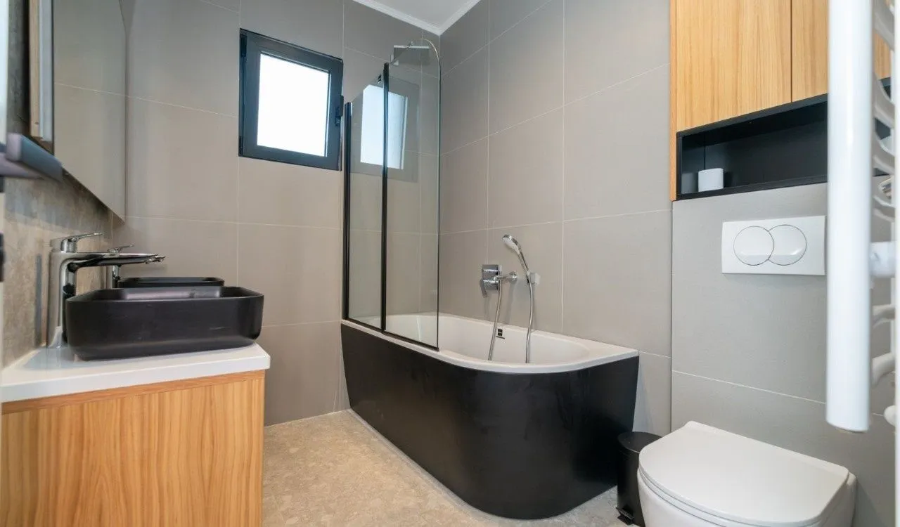 Izdavanje, kuća, 180m², Gornja Gorica, Podgorica