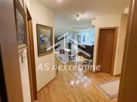 Izdavanje, trosoban stan, 95m², Autokomanda, Voždovac Sve Podlokacije - image 8