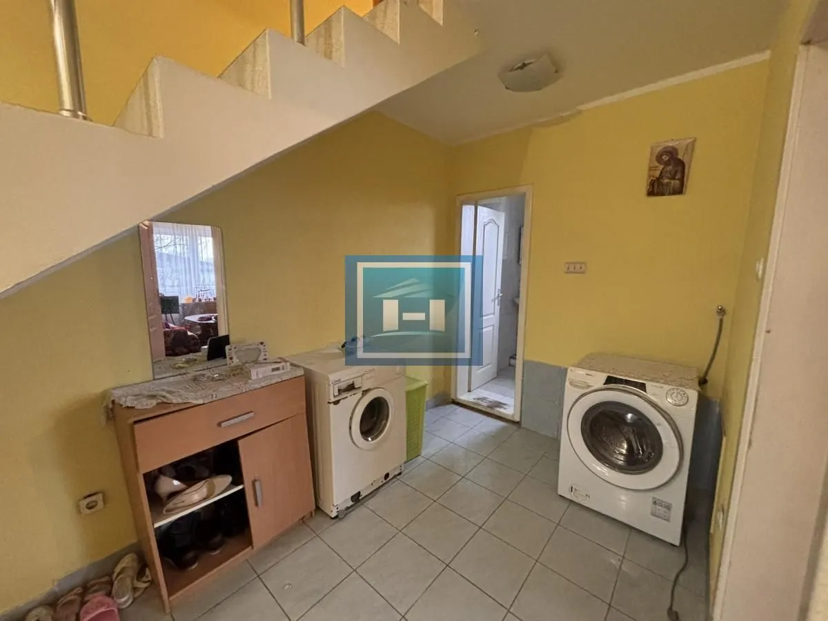 Prodaja, kuća, 194m², Ribare, Jagodina