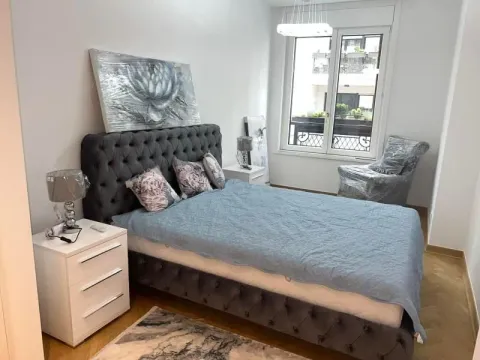 Izdavanje, dvosoban stan, 70m², Kalenić Pijaca, Vračar Sve Podlokacije - image 11