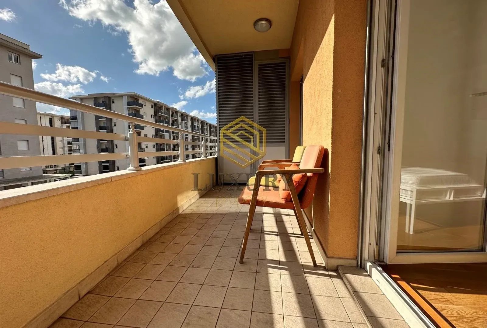 Izdavanje, jednosoban stan, 50m², City Kvart, Podgorica