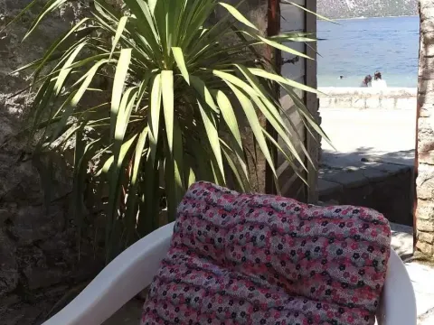 Prodaja, stan, 48m², Kotor, Crna Gora - image 4