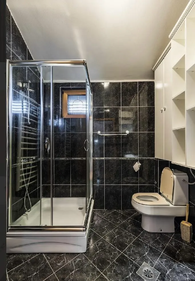 Izdavanje, kuća, 370m², Zabjelo, Podgorica