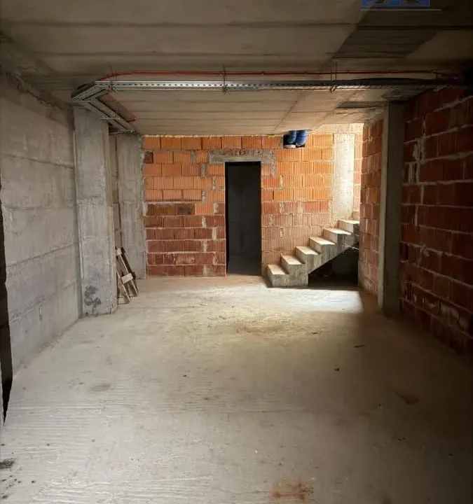 Izdavanje, poslovni prostor, 220m², Sajmište, Novi Sad