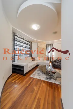 Prodaja, trosoban stan, 98m², Centar, Stara Pazova - image 4