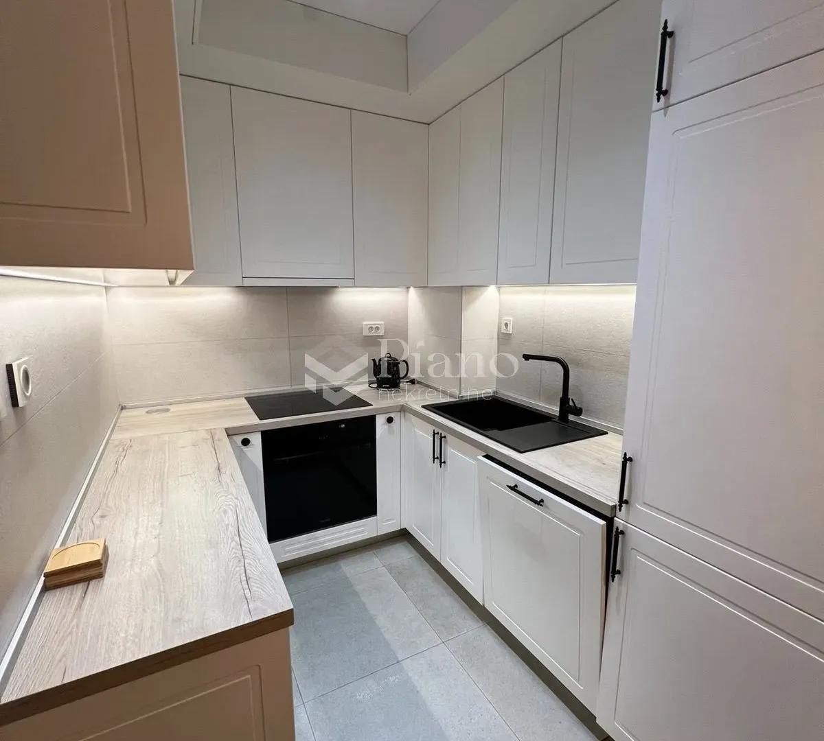 Izdavanje, jednosoban stan, 42m², Tološka šuma, Podgorica