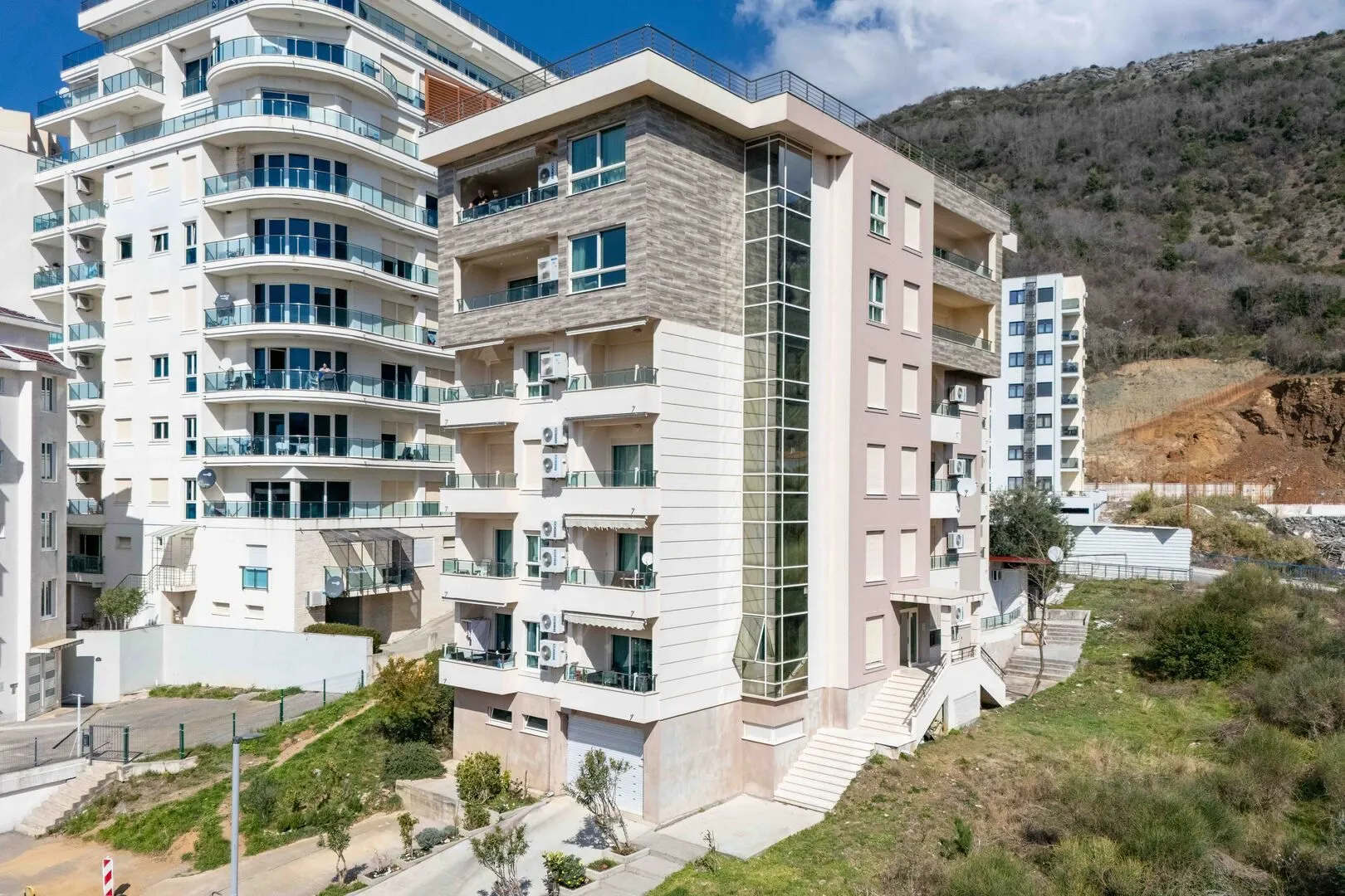 Prodaja, trosoban stan, 115m², Bečići, Budva