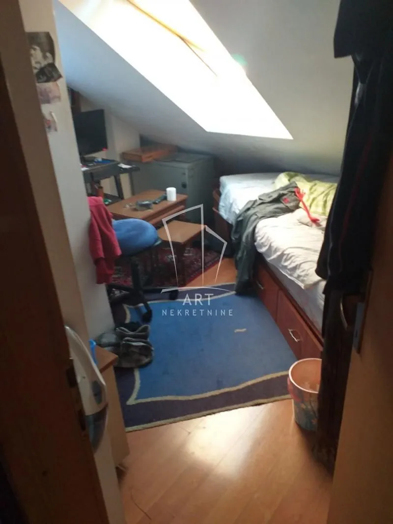 Sale, four bedroom apartment, 88m², Kalenić Pijaca, Vračar Sve Podlokacije