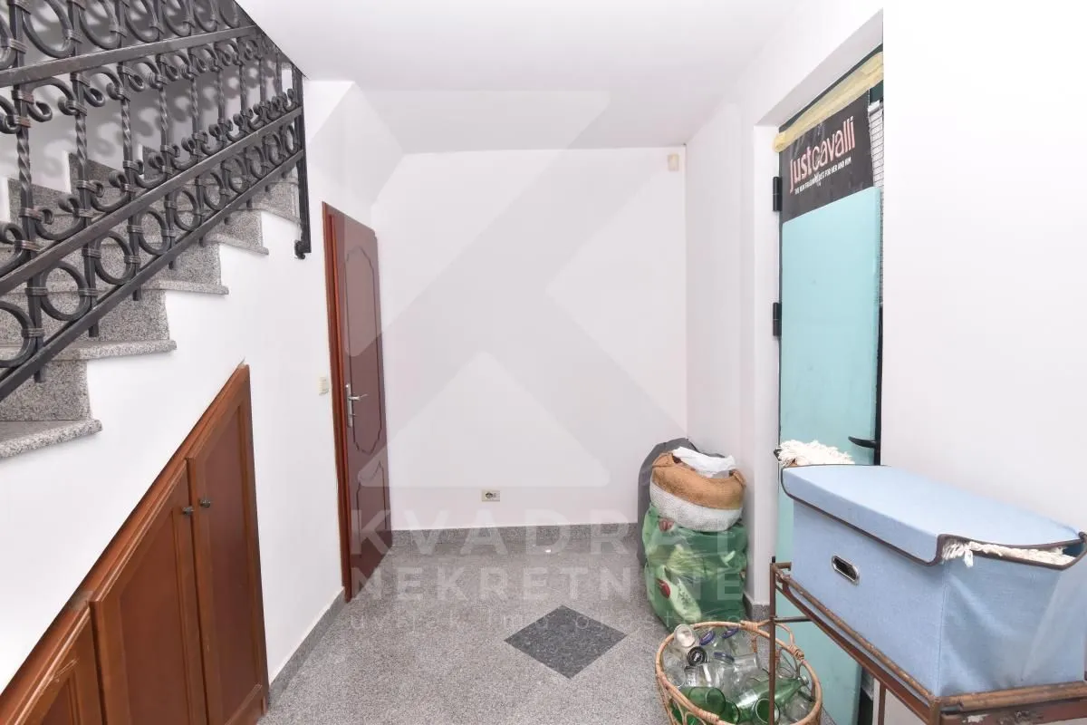 Rent, office space, 53m², Pobrežje, Podgorica