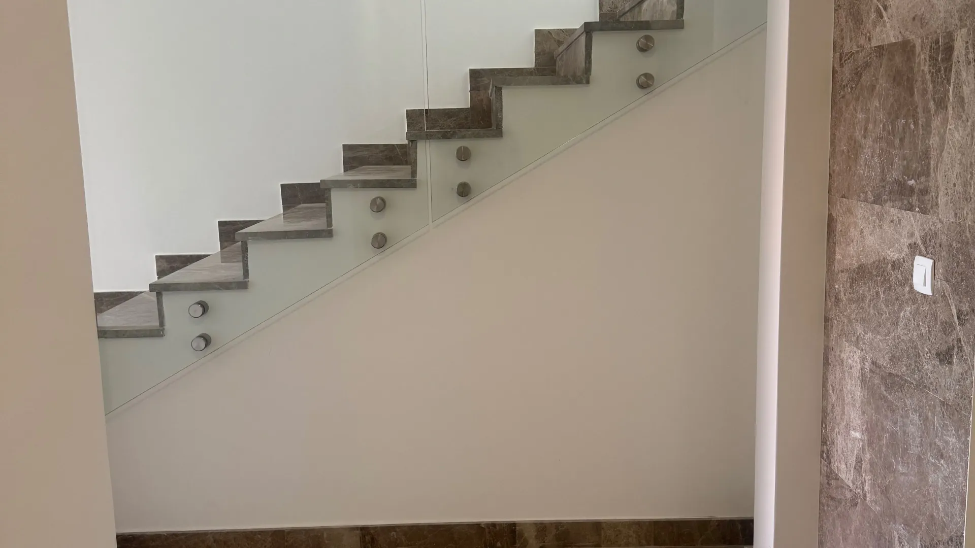 Prodaja, dvosoban stan, 54m², Radovići, Tivat