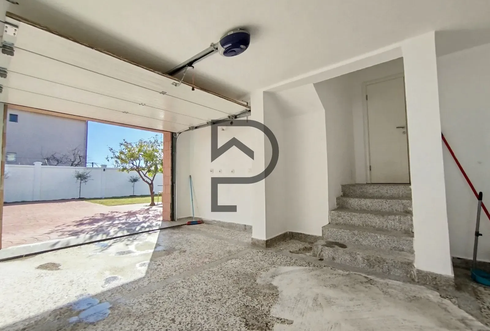 Rent, apartment, 330m², Tološi, Podgorica