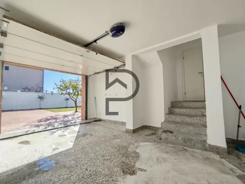 Izdavanje, stan, 330m², Tološi, Podgorica - image 16