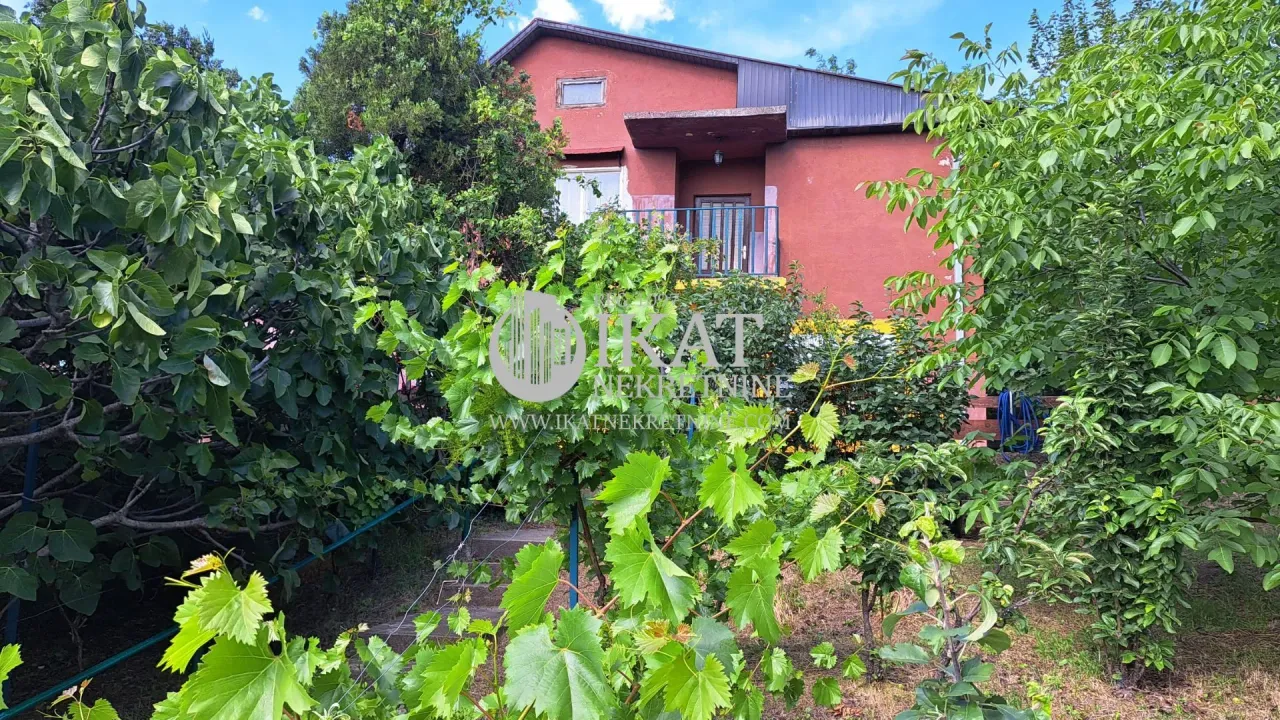 Prodaja, kuća, 174m², Krčedin, Inđija