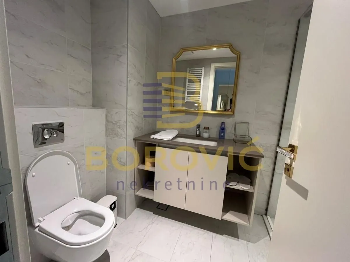 Prodaja, četvorosoban stan, 118m², Savski Venac, Beograd