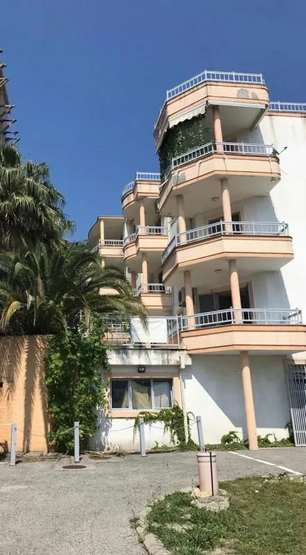 Sale, three bedroom apartment, 311m², Sveti Stefan, Budva